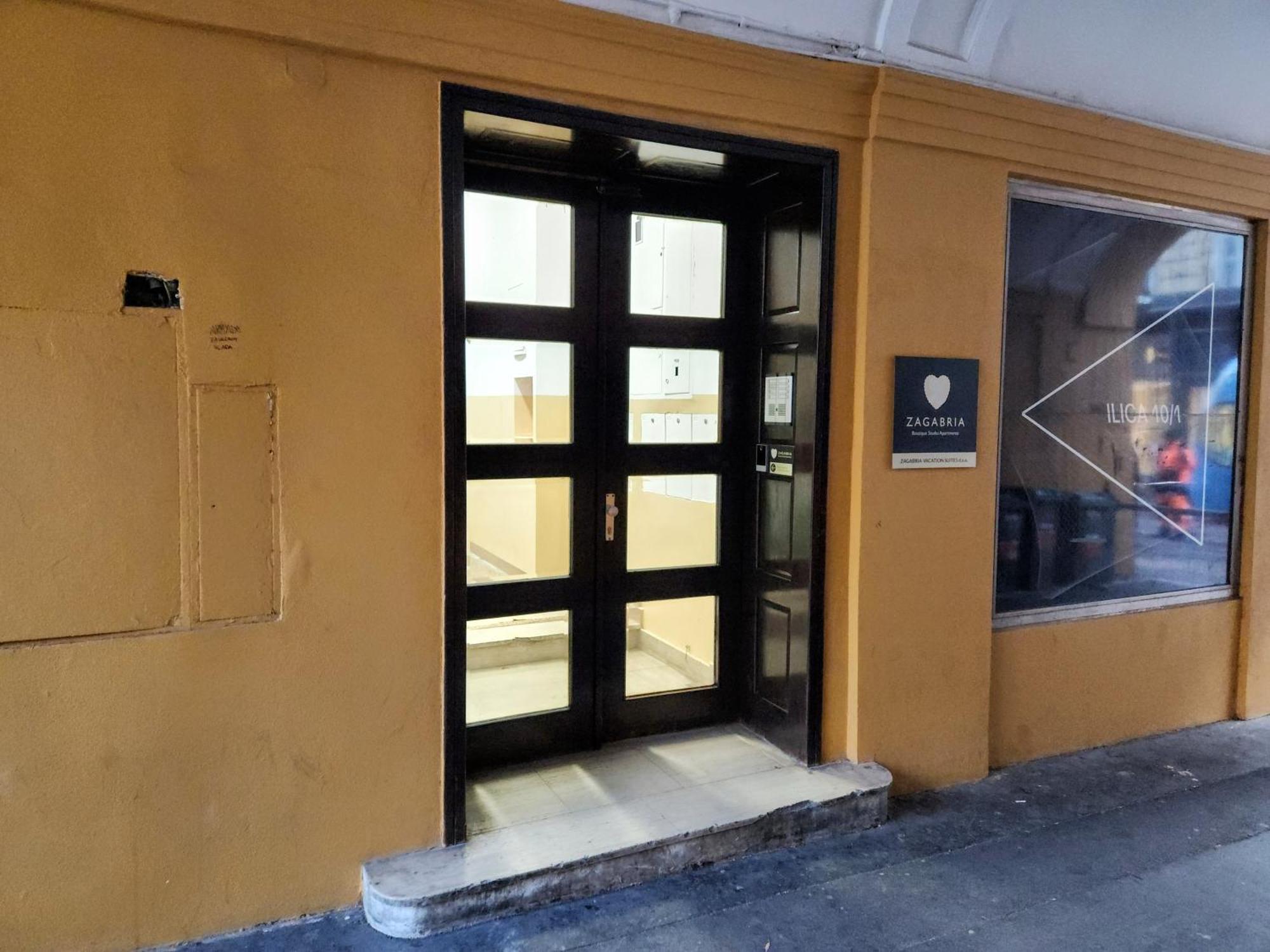 Boutique Apartments, 2nd Floor, No Elevator Apartmán *