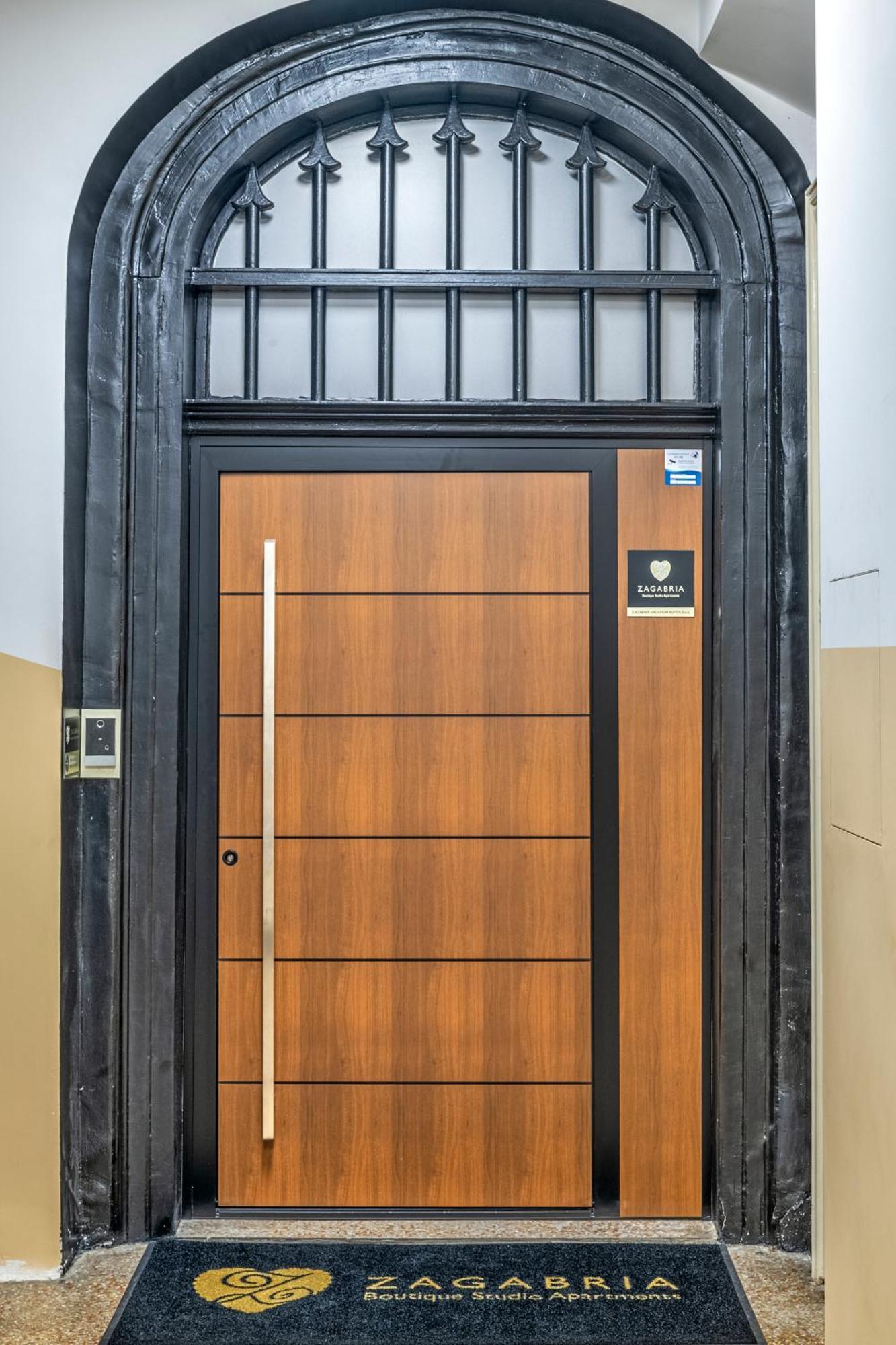 Boutique Apartments, 2nd Floor, No Elevator Apartmán *